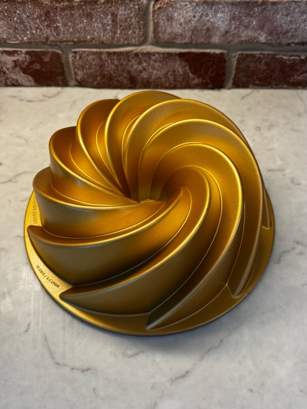 Nordic Ware Heritage Bundt cake pan